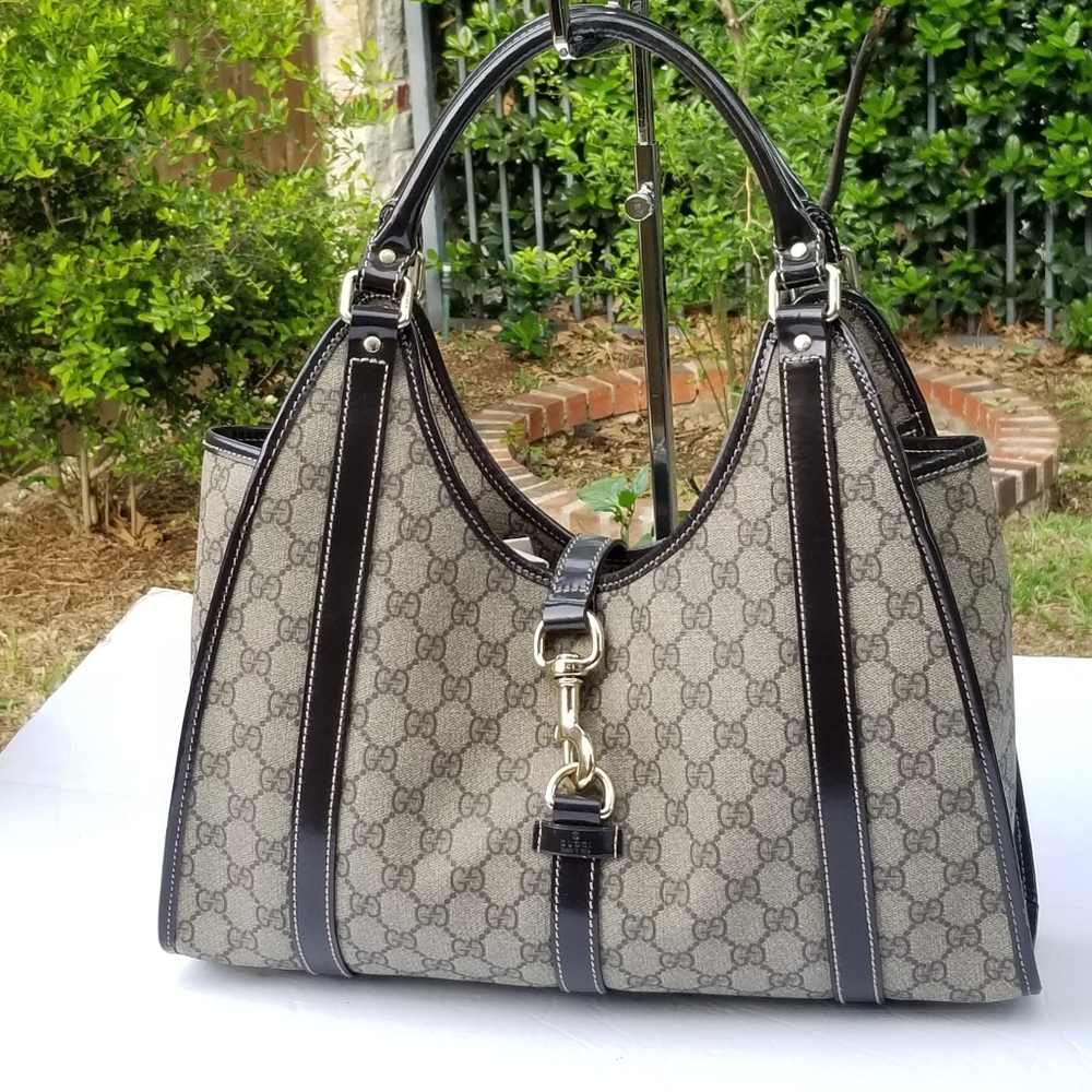 Gucci GG Supreme Vintage Bardot Hobo Shoulder Bag - Picture 4 of 16
